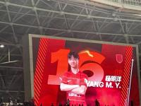 包含今夜成都蓉城备战欧联，篮板制胜细节流出，信心回归，年轻球员获得机会的词条