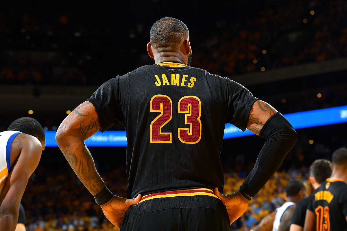 关于詹姆斯连续五场比赛得分超过绝杀,中国队挑战极限!的信息 关于詹姆斯连续五场比赛得分超过绝杀,中国队挑战极限!的信息